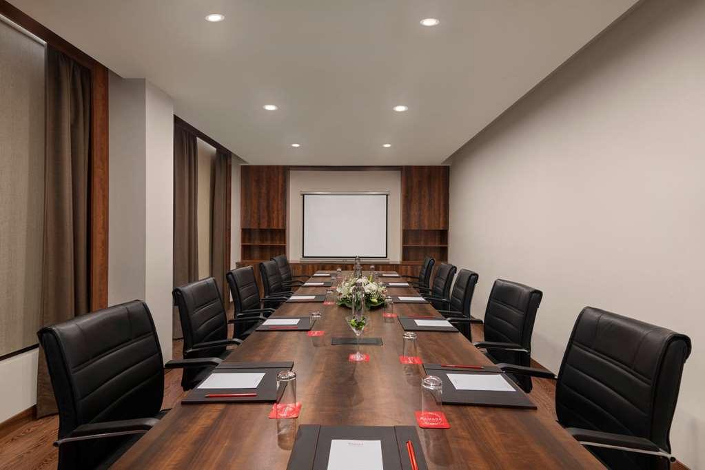 Ramada By Wyndham New Delhi Pitampura Hotel Facilități foto