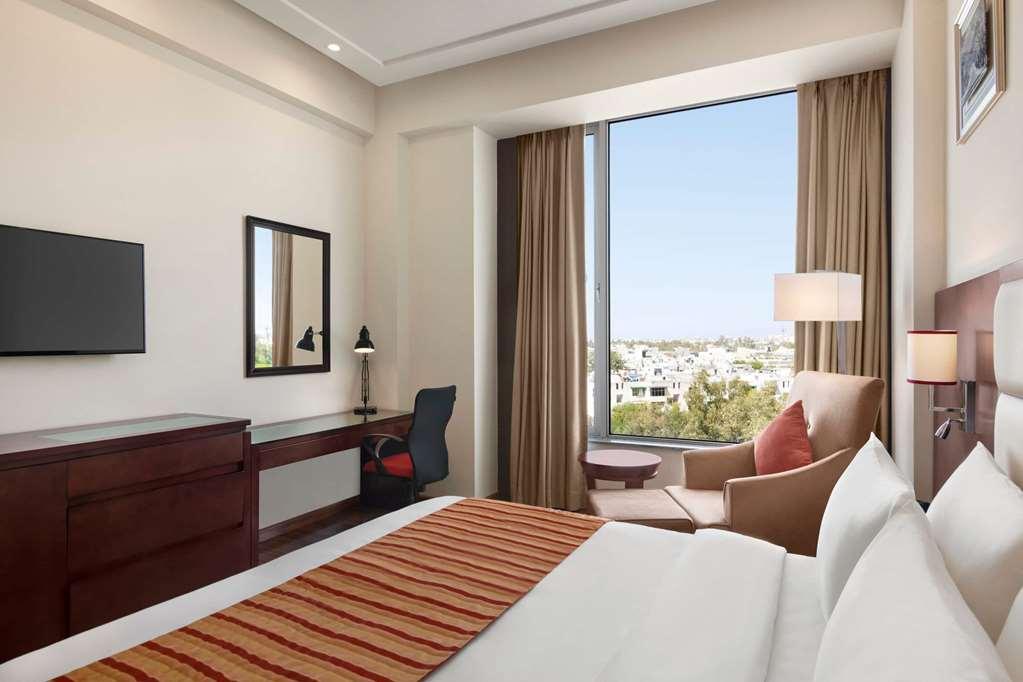Ramada By Wyndham New Delhi Pitampura Hotel Cameră foto